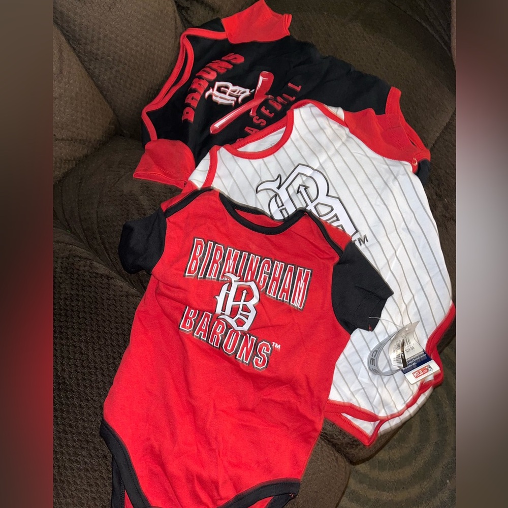 Boys 18 months 3 pc NWT Baron’s onesies